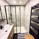 - 3 Pieces Cosy Avec Jacuzzi & Grande Terrasse * Αντίμπ